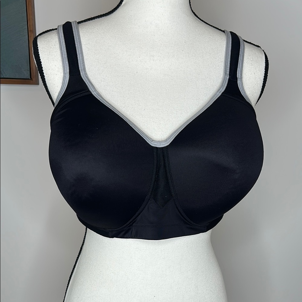 Vanity, fair bra with convertible straps, 40 DD